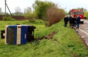 ДТП поблизу Нововолинська: рейсовий автобус злетів з дороги в районі 9-ї шахти! ДТП поблизу Нововолинська: рейсовий автобус злетів з дороги в районі 9-ї шахти!