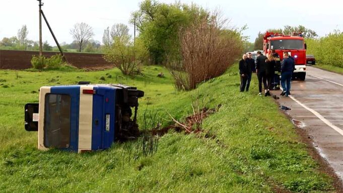 ДТП поблизу Нововолинська: рейсовий автобус злетів з дороги в районі 9-ї шахти! ДТП поблизу Нововолинська: рейсовий автобус злетів з дороги в районі 9-ї шахти!