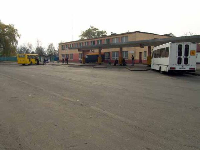 «Мені їх що – у задницю тепер цілувати?» – водій автобуса про солдатів «Мені їх що - у задницю тепер цілувати?» – водій автобуса про солдатів