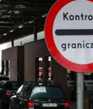 Польща відновлює кордони з ЄС та заборонить в’їзд до країни іноземцям