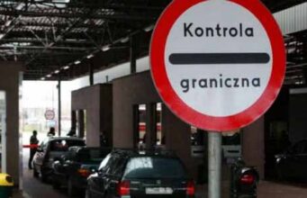 Польща відновлює кордони з ЄС та заборонить в’їзд до країни іноземцям Польща відновлює кордони з ЄС та заборонить в’їзд до країни іноземцям