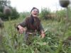 Комунальники Нововолинська порадили старенькій бабусі самій косити траву Комунальники Нововолинська порадили старенькій бабусі самій косити траву