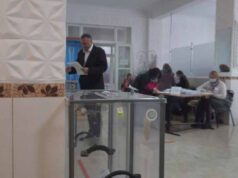 Кандидат на міського голову Нововолинська голосував без маски Кандидат на міського голову Нововолинська голосував без маски