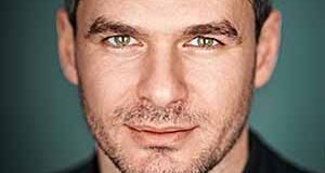 Арсен Мірзоян представить “Незручні ліжка” нововолинцям Арсен Мірзоян представить "Незручні ліжка" нововолинцям