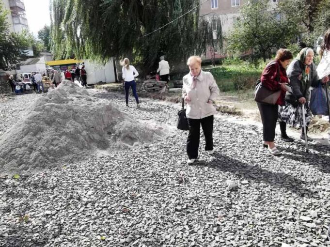 Базарчик де гриби вже по 120 гривень Базарчик де гриби вже по 120 гривень
