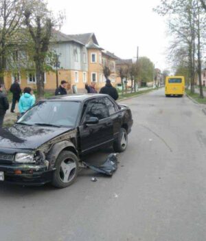 ДТП у Благодатному: на перехресті зіткнулись легковик та маршрутка