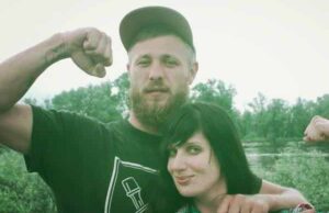 Допомога пораненому бійцю полку “Азов” Допомога пораненому бійцю полку "Азов"