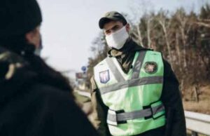 З 6 квітня в Україні забороняється ходити без документів і більш ніж по двоє З 6 квітня в Україні забороняється ходити без документів і більш ніж по двоє