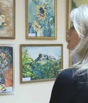Нововолинські художники організували спільну виставку картин. ФОТО