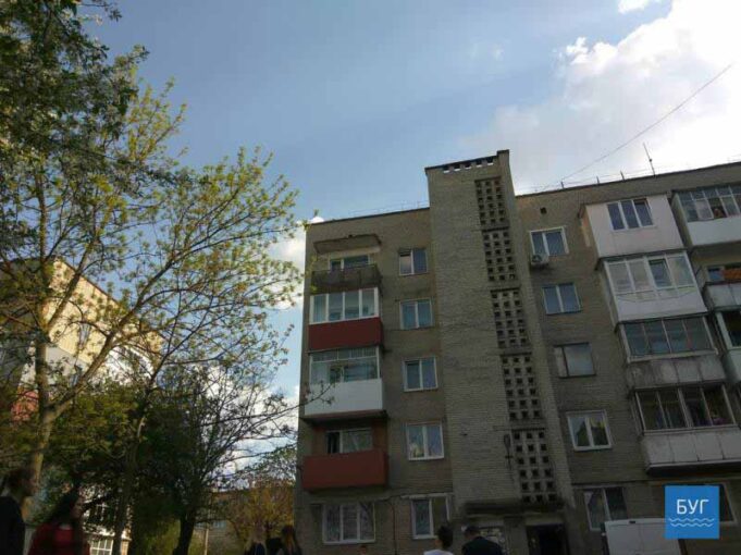 У Нововолинську хлопець намагався кинутися з п`ятиповерхівки У Нововолинську хлопець намагався кинутися з п`ятиповерхівки