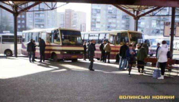 Водій автобуса «Нововолинськ-Луцьк», «піклуючись» про безпеку дитини, вигнав її з транспорту Водій автобуса «Нововолинськ-Луцьк»