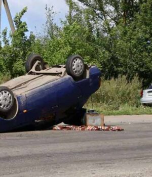 ДТП за містом: одне авто перевернулось інше в кюветі!