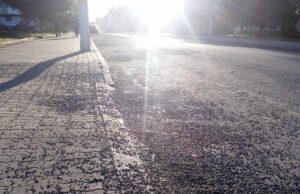 Будьте обережні на дорогах і тротуарах у Нововолинську! Будьте обережні на дорогах і тротуарах у Нововолинську!