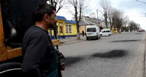 У Нововолинську відкрито «сезон ямкового ремонту» автошляхів! У Нововолинську відкрито «сезон ямкового ремонту» автошляхів!
