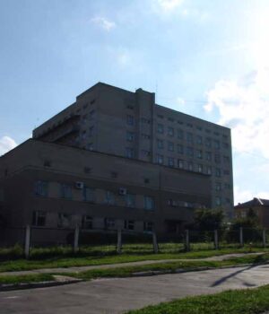 Тимчасово новий керівник Нововолинської лікарні Олег Шипелик. Сторонського звільнено
