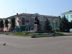 Робочий тиждень в громаді: ямковий ремонт, встановлення дитячих майданчиків і толоки Робочий тиждень в громаді: ямковий ремонт