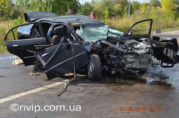 Жахлива ДТП неподалік 9 шахти: четверо «важких» потерпілих і розлите пальне! (фото/відео) Жахлива ДТП неподалік 9 шахти: четверо «важких» потерпілих і розлите пальне! (фото/відео)