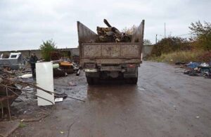 «Захист праці» зафіксували «КАМАЗ», який вивозив як металобрухт «арку» із першої шахти «Захист праці» зафіксували «КАМАЗ»