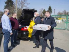 “Піар влади за рахунок благодійників”: Сапожніков і Сторонський передали лікарям… гідрокостюми! "Піар влади за рахунок благодійників": Сапожніков і Сторонський передали лікарям... гідрокостюми!