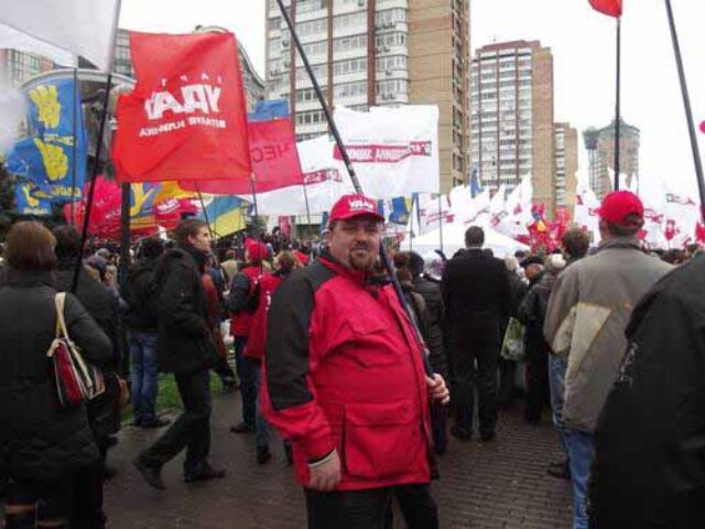 (Фото) Нововолинський УДАР підтримав акцію протесту під стінами ЦВК. (Фото) Нововолинський УДАР підтримав акцію протесту під стінами ЦВК.