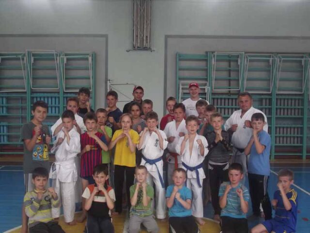 Молоді “УДАРівці” привітали клуб “ІРБІС” з першою річницею Молоді "УДАРівці" привітали клуб "ІРБІС" з першою річницею