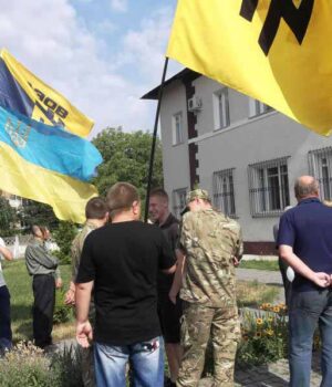 dscf5079 Пікет прокуратури: активісти вимагали відставки прокурора