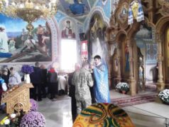 Свято Покрови Пресвятої Богородиці у храмі Чесного Хреста (фото) Свято Покрови Пресвятої Богородиці у храмі Чесного Хреста (фото)