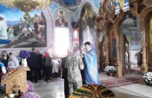 Свято Покрови Пресвятої Богородиці у храмі Чесного Хреста (фото) Свято Покрови Пресвятої Богородиці у храмі Чесного Хреста (фото)