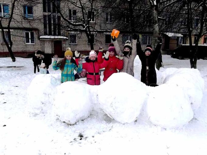 Снігові забави у Нововолинську Снігові забави у Нововолинську
