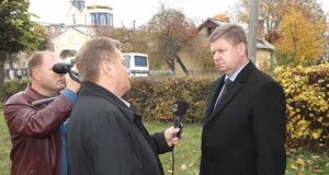 Фініш судового процесу: фанфари, арфи і сурми з цимбалами Фініш судового процесу: фанфари