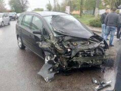 Біля автостанції ДТП: на перехресті зіткнулись легковик та бус Біля автостанції ДТП: на перехресті зіткнулись легковик та бус