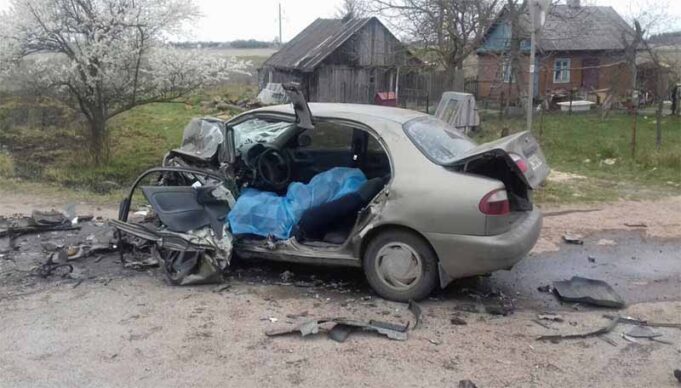 Смертельна ДТП в селі Литовеж: 6 постраждалих, одна людина померла на місці! Смертельна ДТП в селі Литовеж: 6 постраждалих