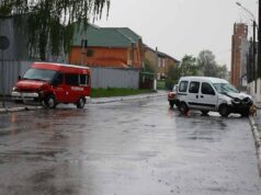 ДТП на перехресті пр.Дружби та вул.Нововолинській: зіткнулись бус та «Рено Канго» ДТП на перехресті пр.Дружби та вул.Нововолинській: зіткнулись бус та «Рено Канго»