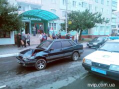 ДТП в центрі міста: легковик врізався у позашляховик (фото) – оновлено ДТП в центрі міста: легковик врізався у позашляховик (фото) - оновлено