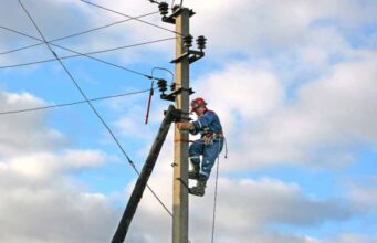 У Нововолинську тривають ремонтні роботи на лініях електропередач У Нововолинську тривають ремонтні роботи на лініях електропередач
