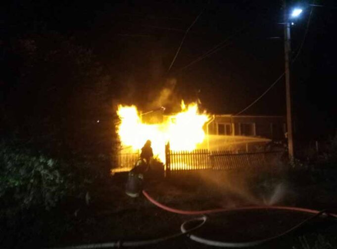В районі хлібзаводу горів будинок В районі хлібзаводу горів будинок
