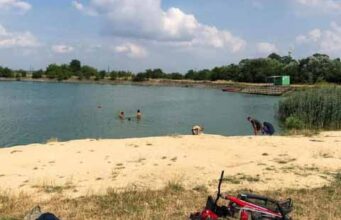 І знову на озері ледь не втопилась дитина! І знову на озері ледь не втопилась дитина!