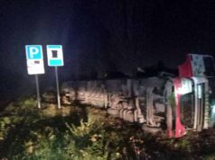 На виїзді із Нововолинська перекинулась фура «Епікура» На виїзді із Нововолинська перекинулась фура «Епікура»