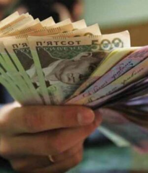 Скільки за грудень заробили посадовці міської ради