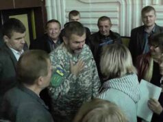 Комбат Береза та кандидат у нардепи Гузь зустрілися з нововолинцями (ВІДЕО) Комбат Береза та кандидат у нардепи Гузь зустрілися з нововолинцями (ВІДЕО)