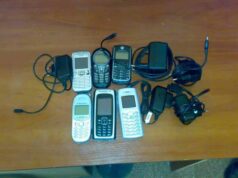 Нововолинські волонтери полку “Азов” придбали та відправили 6 мобільних телефонів бійцям “Азова” Нововолинські волонтери полку "Азов" придбали та відправили 6 мобільних телефонів бійцям "Азова"