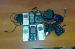 Нововолинські волонтери полку “Азов” придбали та відправили 6 мобільних телефонів бійцям “Азова” Нововолинські волонтери полку "Азов" придбали та відправили 6 мобільних телефонів бійцям "Азова"