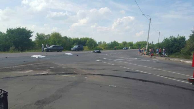 Жахлива аварія біля ринку! Загинув водій мотоциклу Жахлива аварія біля ринку! Загинув водій мотоциклу