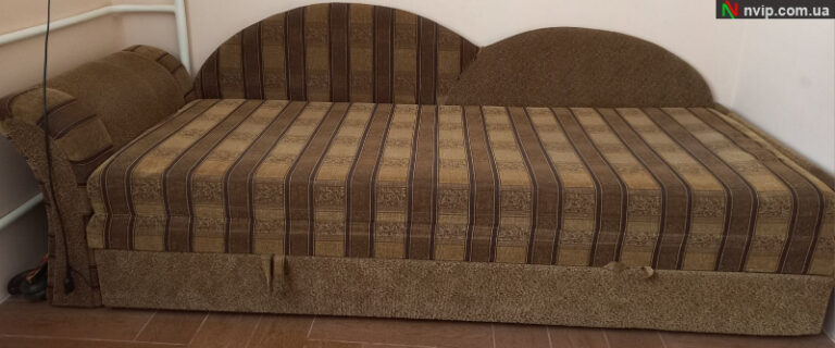 Терміново продам розкладний диван з нішею,р.220 на 80, стан дуже хороший.