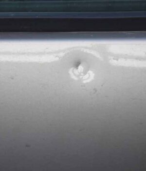 В автівку стріляли з травматичної зброї!