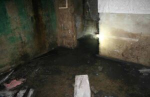 Мешканці будинку й депутат воюють за підвал Мешканці будинку й депутат воюють за підвал