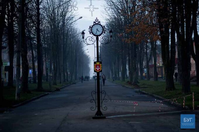 На «стометрівці» встановили механічний годинник На «стометрівці» встановили механічний годинник