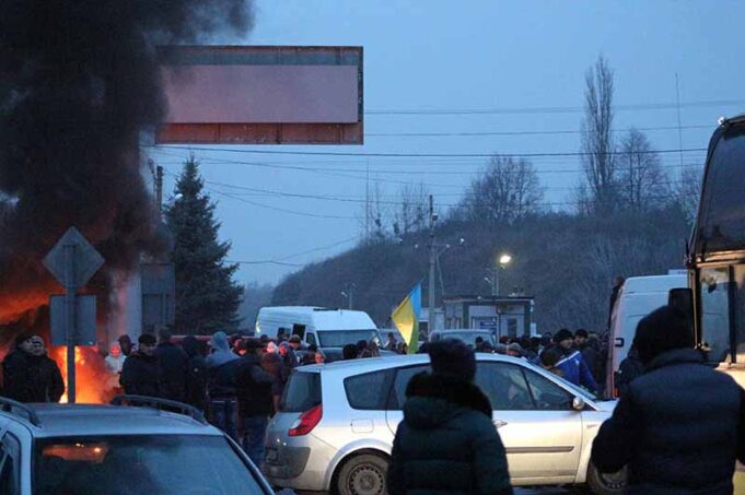 Устилуг і Ягодин перекритий: в дію вступили Закони про «євробляхі» (ОНОВЛЕНО) Устилуг і Ягодин перекритий: в дію вступили Закони про «євробляхі» (ОНОВЛЕНО)