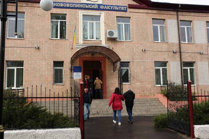 Вибори Президента 2 тур. ДВК 071116 ТНЕО (ВІДЕО) Вибори Президента 2 тур. ДВК 071116 ТНЕО (ВІДЕО)