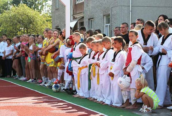 Урочисте відкриття спортивного комплексу НВК «Нововолинська спеціалізована школа I-III ступенів №1 колегіум» Урочисте відкриття спортивного комплексу НВК «Нововолинська спеціалізована школа I-III ступенів №1 колегіум»